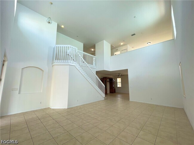 Photo - 17038 Tremont St