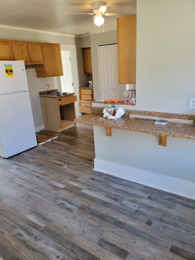 Kitchen - 125 Neil St Unit 125 Neil Street Upper