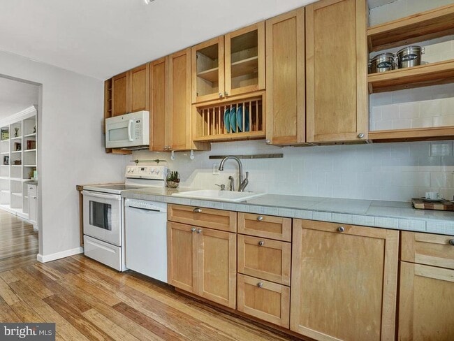 Photo - 94 Blueridge Ct