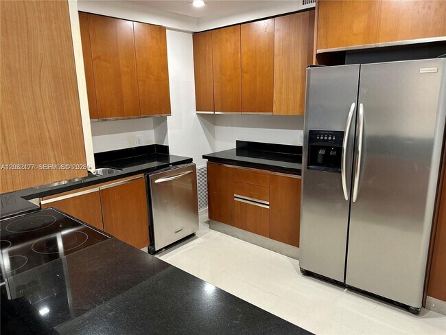 Photo - 2851 NE 183rd St Unidad 109E