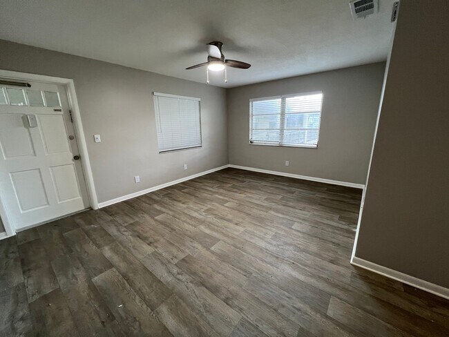 Photo - 1 Bed/1 Bath - Unit 16 Unit 16