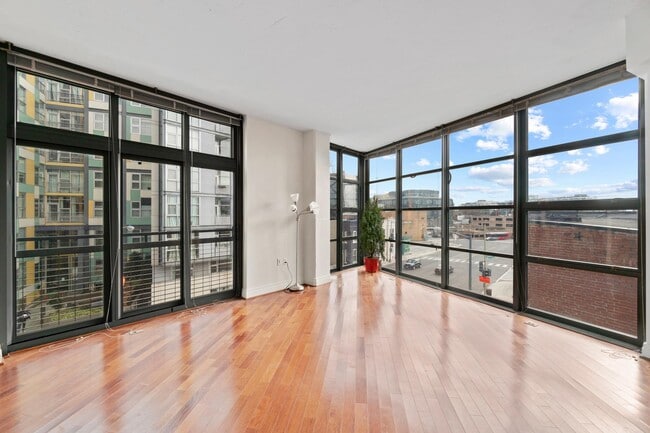 Photo - 2120 Vermont Ave NW