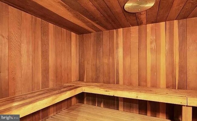 Photo - 700 7th St SW Unit 417