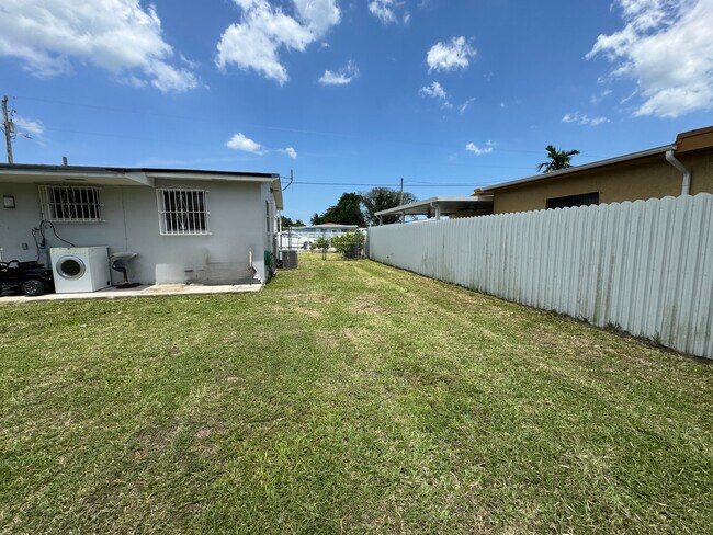Photo - 17472 SW 105th Ave