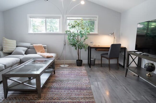 Photo - 1058 Allen Ave