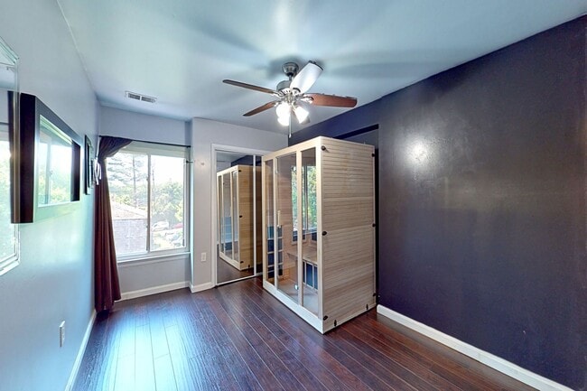 Photo - 4912 Herkimer St