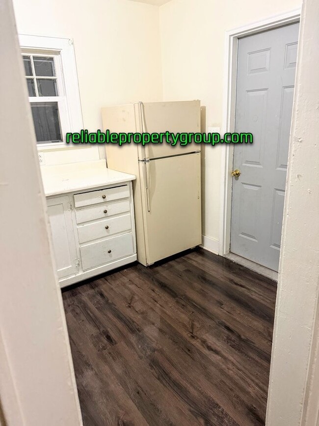 Photo - 610-612 W 3rd St Unidad 612 W 3rd St