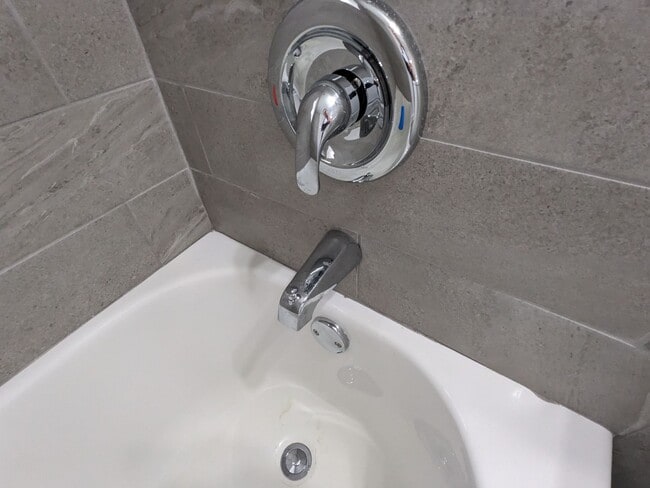 600 Kungs Way Unit 1E