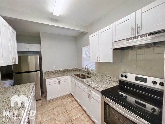 Photo - 1602 Simmons Pl