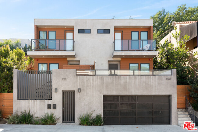 Building Photo - 3521 Cahuenga Blvd Rental