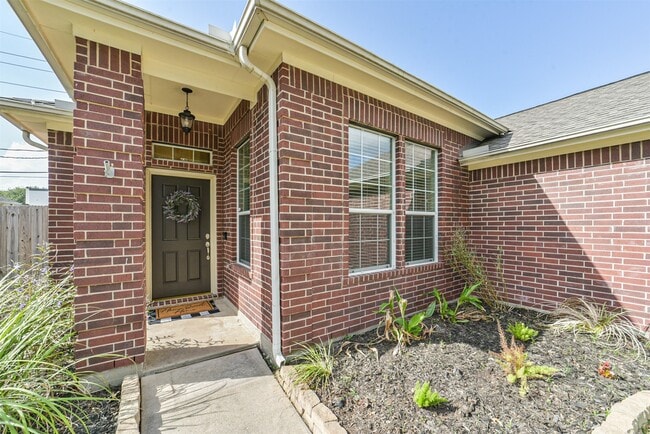 Photo - 22015 Falvel Dr