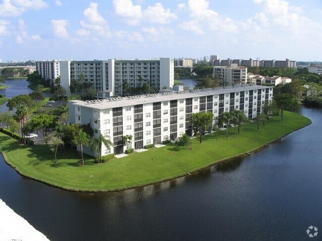 Building Photo - 2236 N Cypress Bend Dr Unit 403 Rental