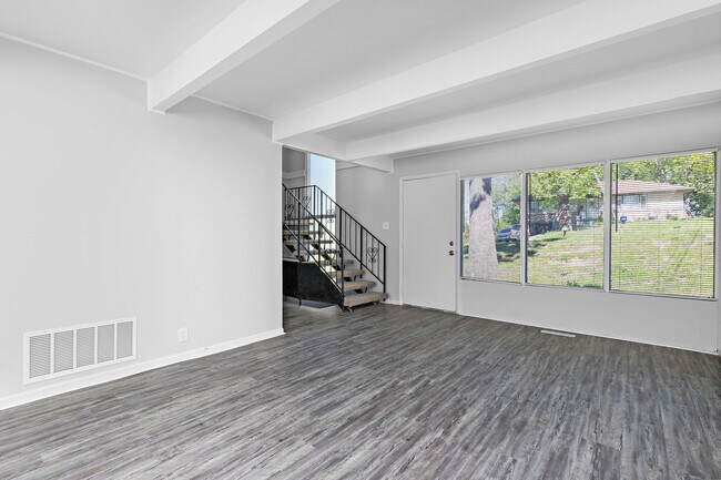 Redwood Courts Townhomes