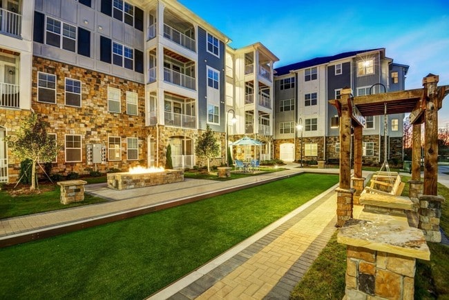 Element Ballantyne apartments — community photo