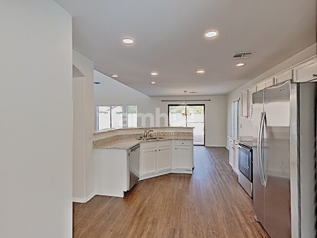 Photo - 16194 W Shangri La Rd