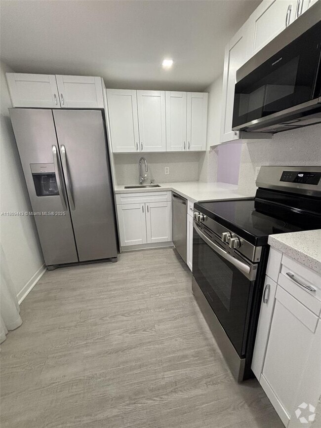 Building Photo - 301 NW 177th St Unit 105 Rental