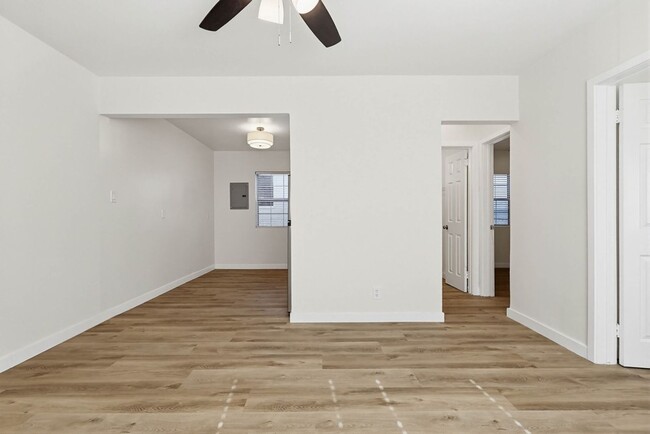 Photo - 2425 S Ridgeley Dr Unit 02