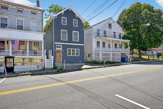 Building Photo - 165 W Main St Unit 1