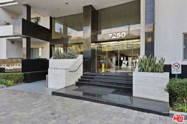 7250 Franklin Ave