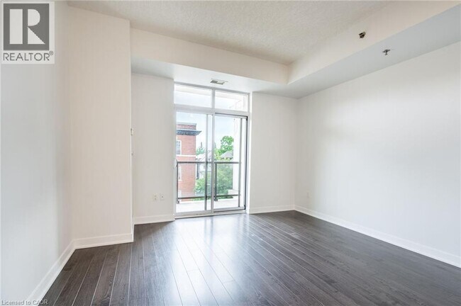 Photo - 90 Charlton Ave W Unit 308