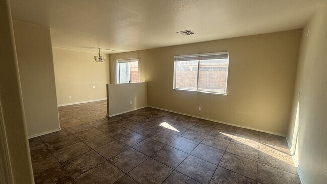 Photo - Move in Ready 3 bedroom 2.5 Bath Townhome