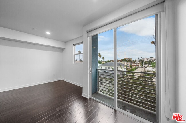 Photo - 436 S Virgil Ave Unidad 407