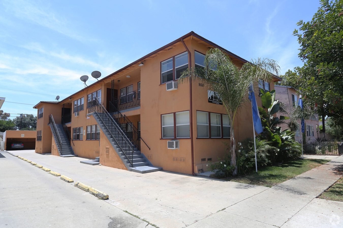 Photo - 9128 National Blvd Apartments