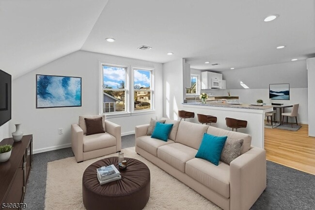 Photo - 43 Hillcrest Ave