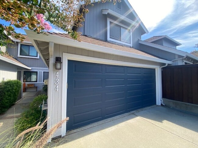 Photo - 434 Creekside Ln