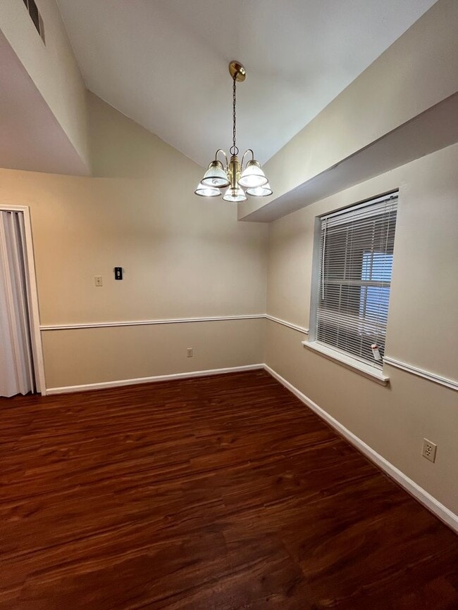 Photo - 171 Greenbriar Ct