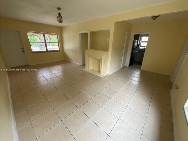 Photo - 648 NE 139th St Unidad 650