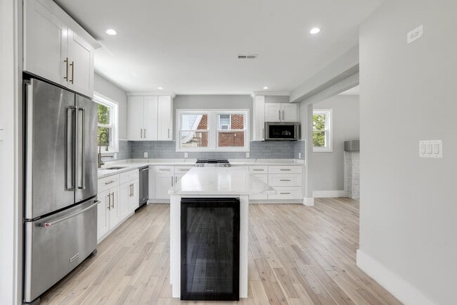 Photo - 2235 Quincy St NE