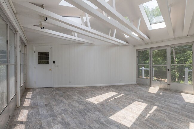 Photo - Spacious 5 Bedroom ranch with large deck a...