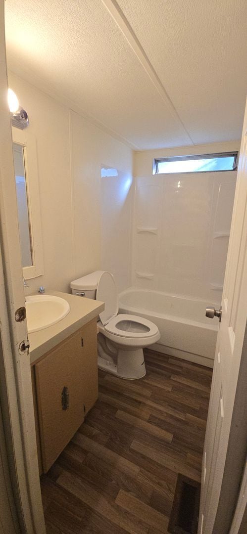 Photo - Model: Crown