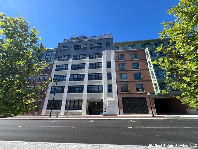 Building Photo - 150 Cambridge St Unit 211