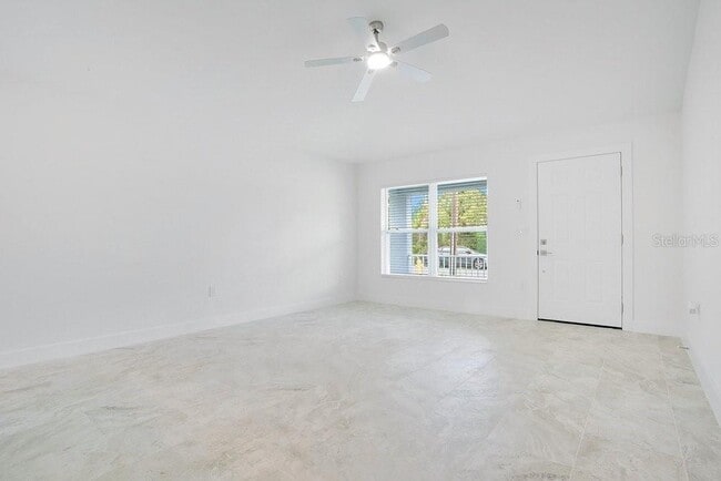 Photo - 865 Dunbar St