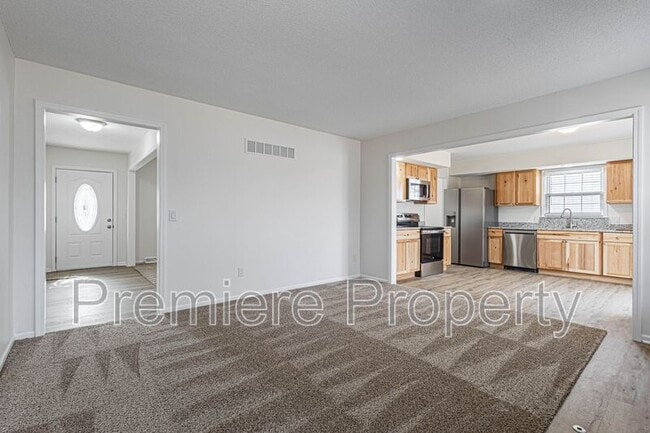 Photo - 5708 NW Raintree Ct