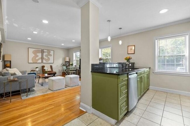 Building Photo - 27 Commonwealth Ave Unit 29