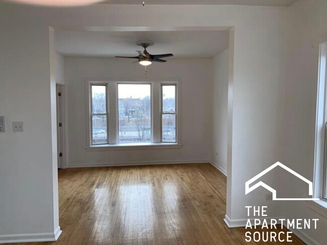 Building Photo - 4058 W Congress Pkwy Unit 2S Rental