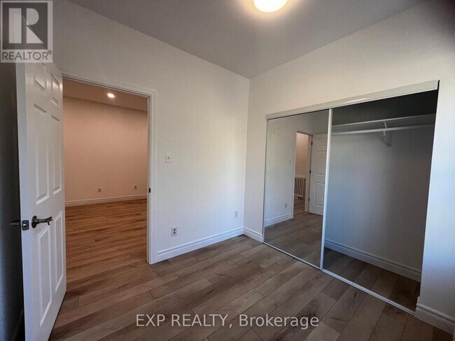 Photo - 804A St Clair Ave W