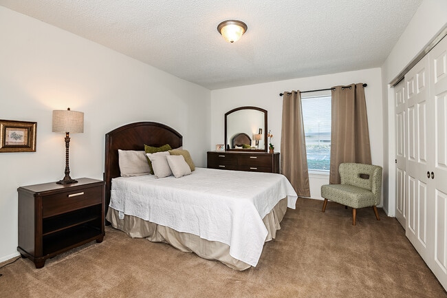 Woodlake Villas
