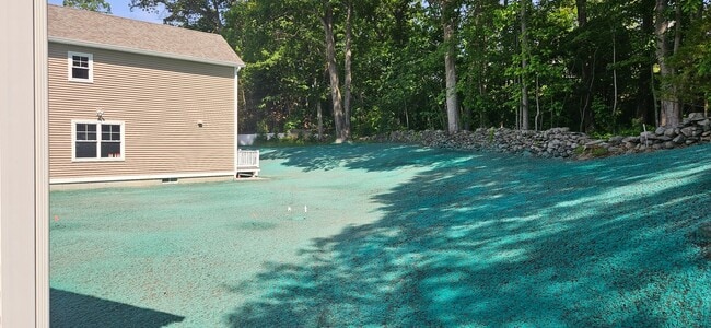 Photo - 719 Putnam Pike