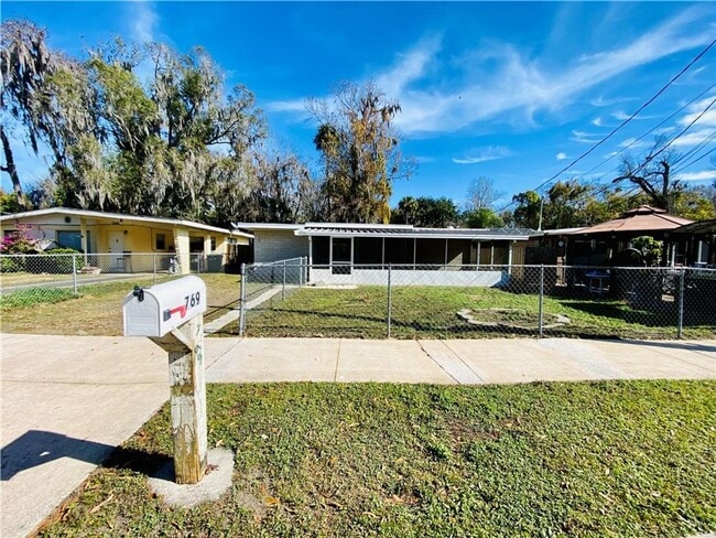 Photo - 769 Greenway Pl
