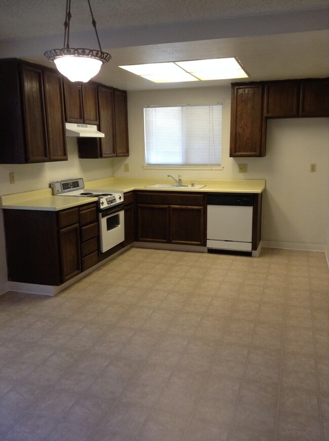 Photo - Charming & Cozy Duplex ? 2 Bedroom, 1 Bathroom for Rent!