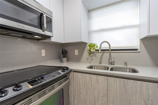 518 NW 94th St Unit 1