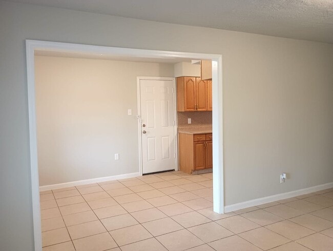 Photo - Cozy 2 bed / 1 bath - Move in Ready!