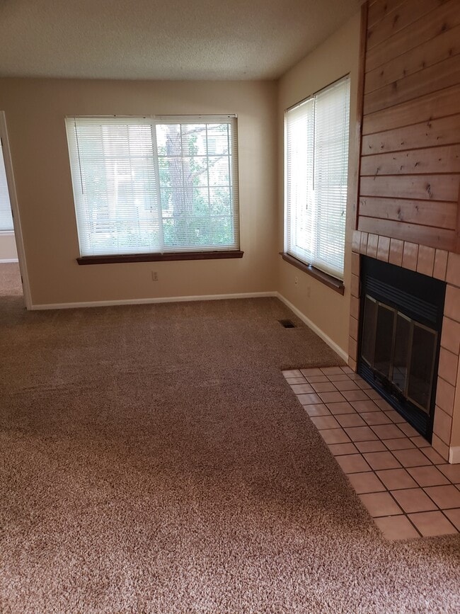 Photo - 6076 Gunbarrel Ave Unit A