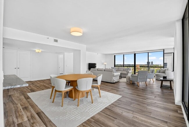 Building Photo - 4000 N Ocean Dr Unit 703