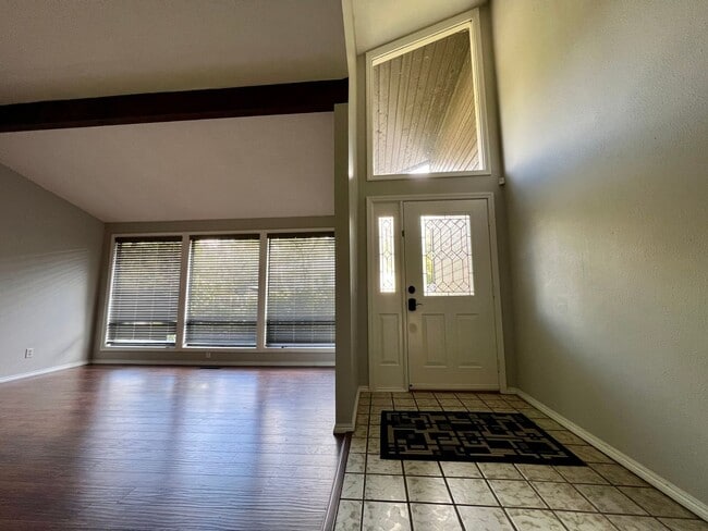 Photo - Charming and Spacious Home in a Convenient Gresham Location!