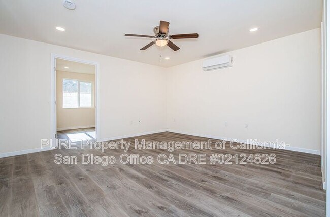 Photo - 136-138 Demona Pl Unidad 136